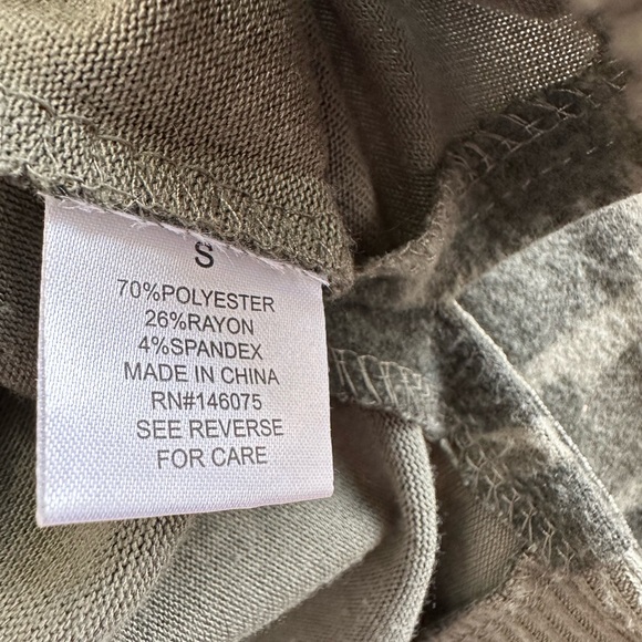 Sweet Romeo Camo Skull Soft Pullover Lightweight Sweatshirt Top Size Small NWOT - Picture 5 of 6